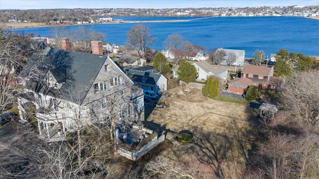 360 Gibbs Avenue, Newport