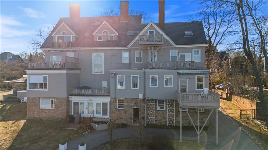 360 Gibbs Avenue, Newport