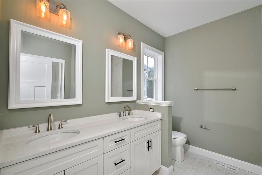 29 Sunset Lake Circle, Coventry