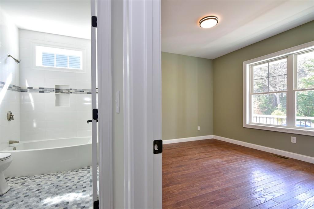 29 Sunset Lake Circle, Coventry