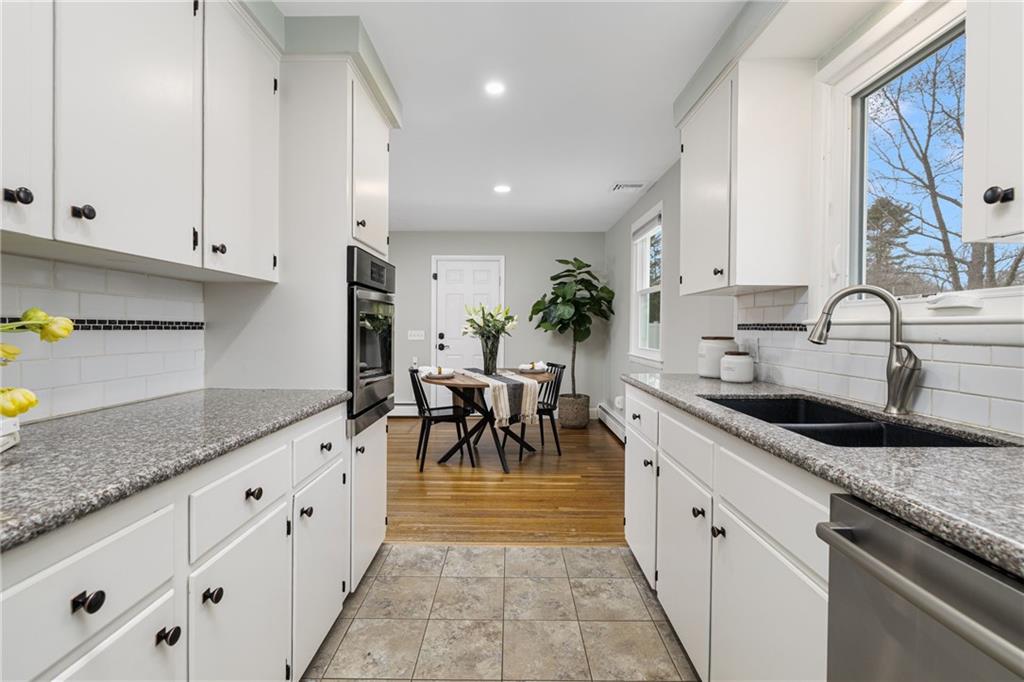 44 Dahlia Drive, North Kingstown