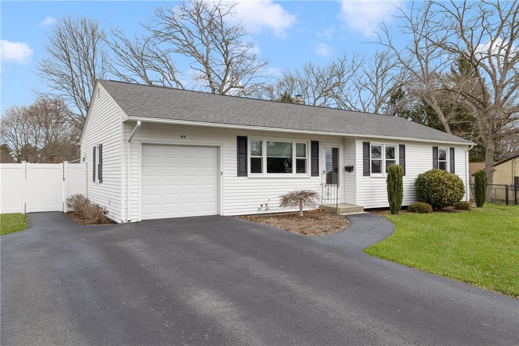 44 Dahlia Drive, North Kingstown