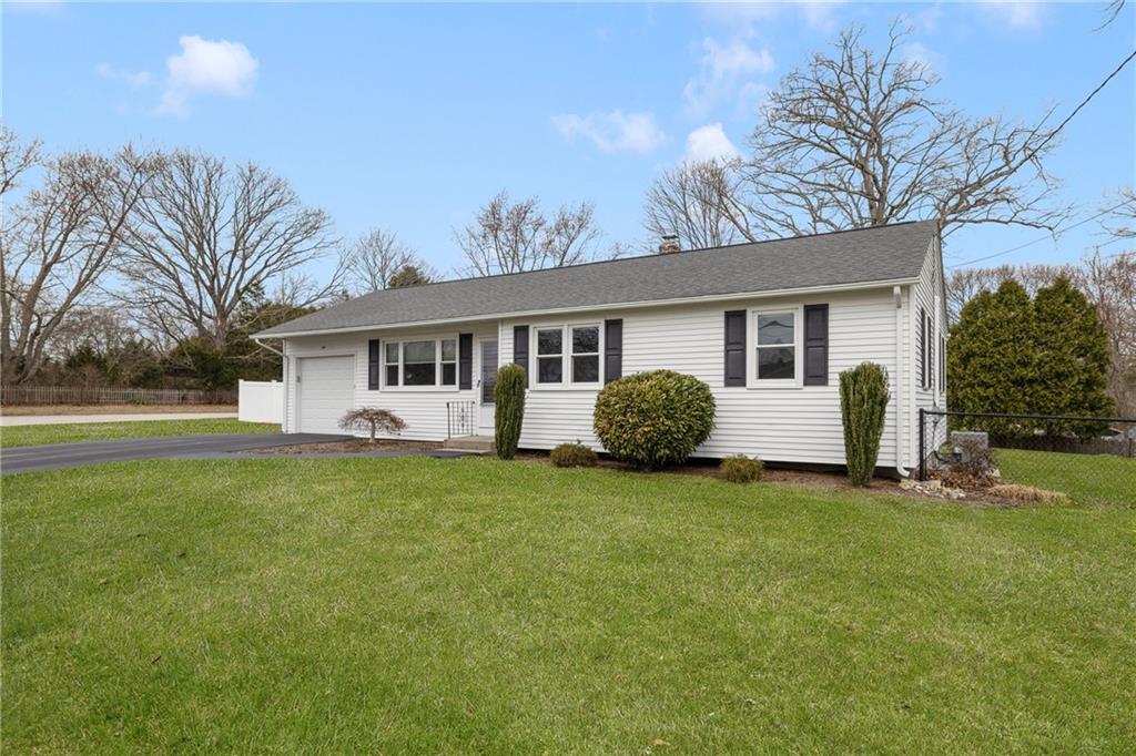 44 Dahlia Drive, North Kingstown