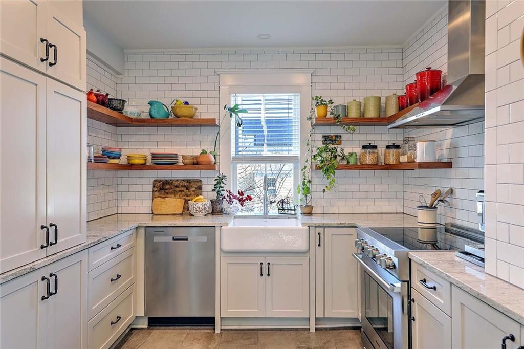 27 Sowamsett Avenue, Warren