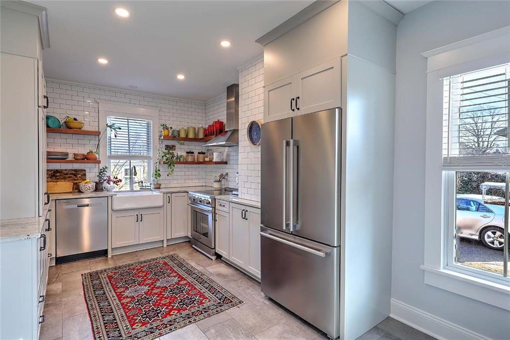 27 Sowamsett Avenue, Warren