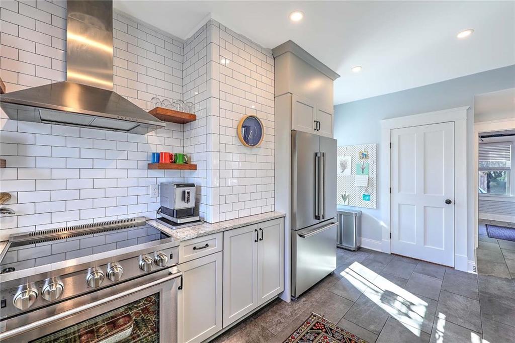 27 Sowamsett Avenue, Warren