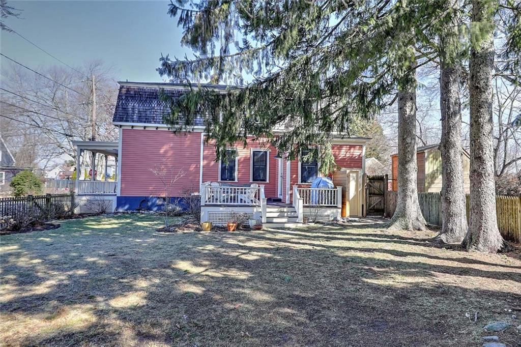 27 Sowamsett Avenue, Warren