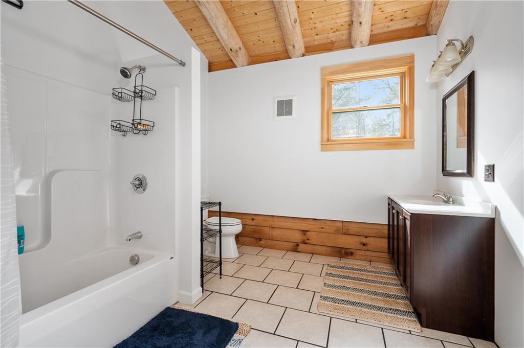 82 Money Hill Road, Glocester
