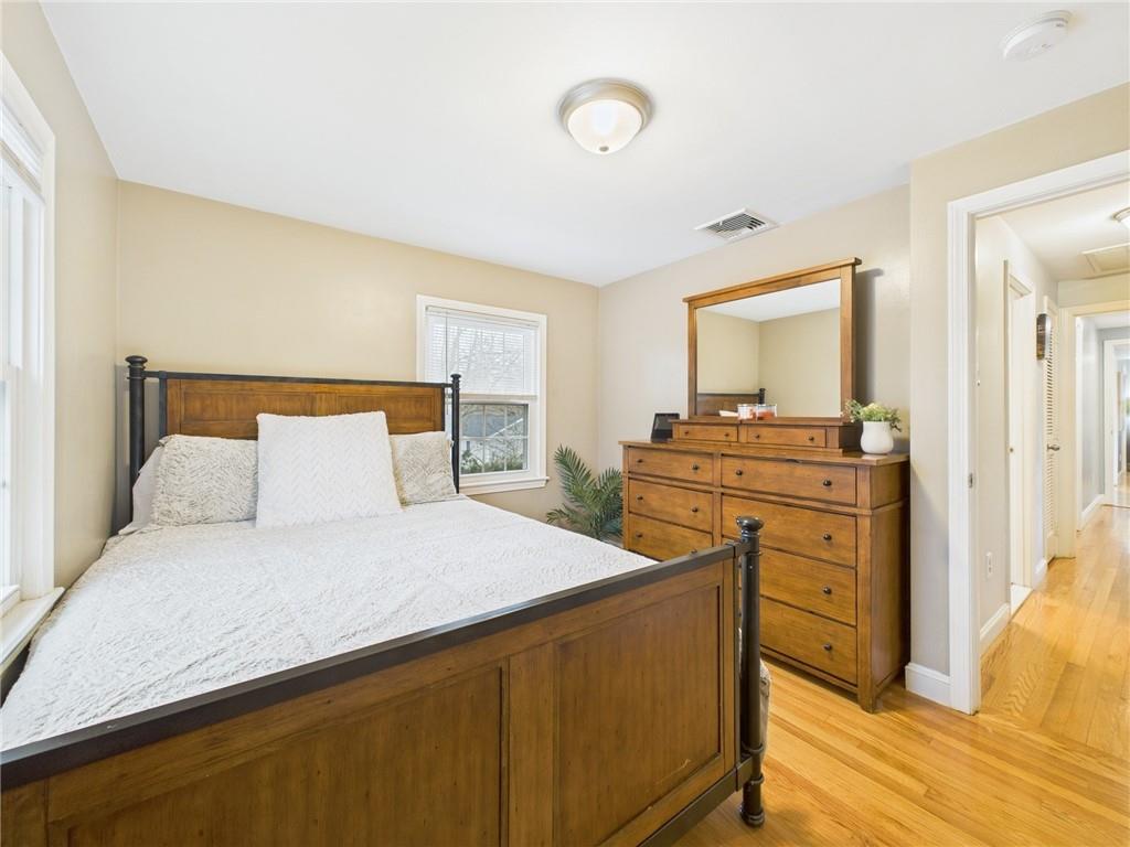 17 Meadowbrook Drive, Barrington