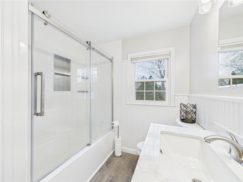 17 Meadowbrook Drive, Barrington