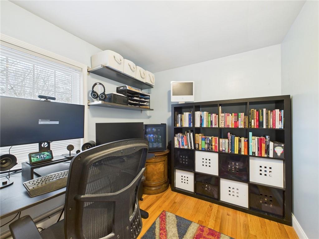 17 Meadowbrook Drive, Barrington