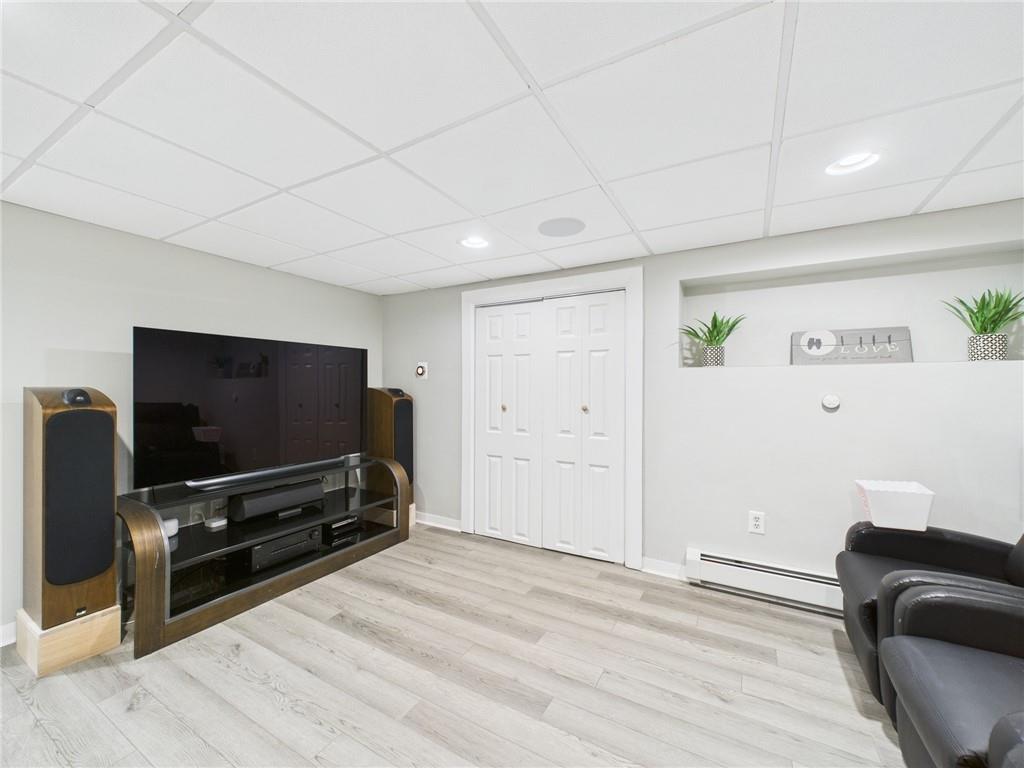 17 Meadowbrook Drive, Barrington