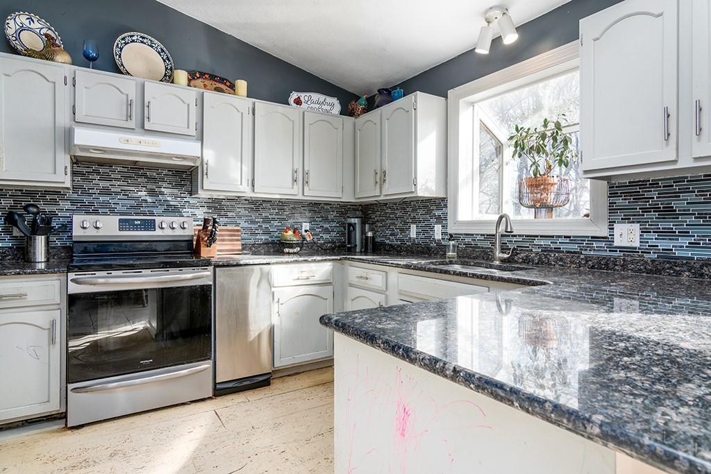 6 Jodie Beth Drive, East Greenwich