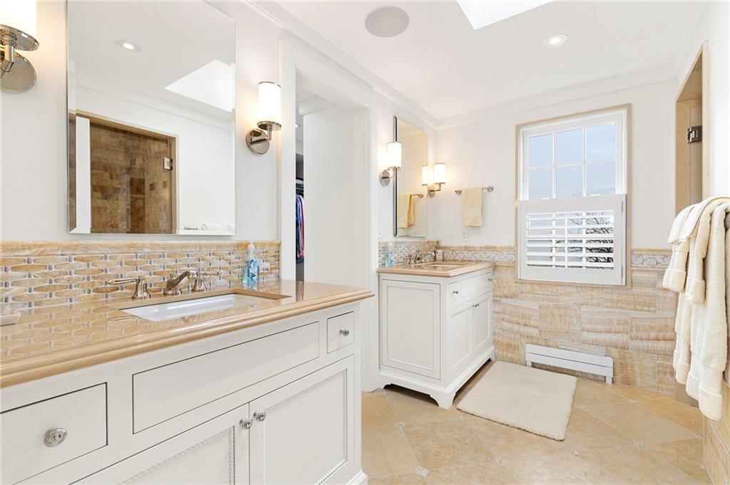 19 Defenders Row, Unit#19, Newport