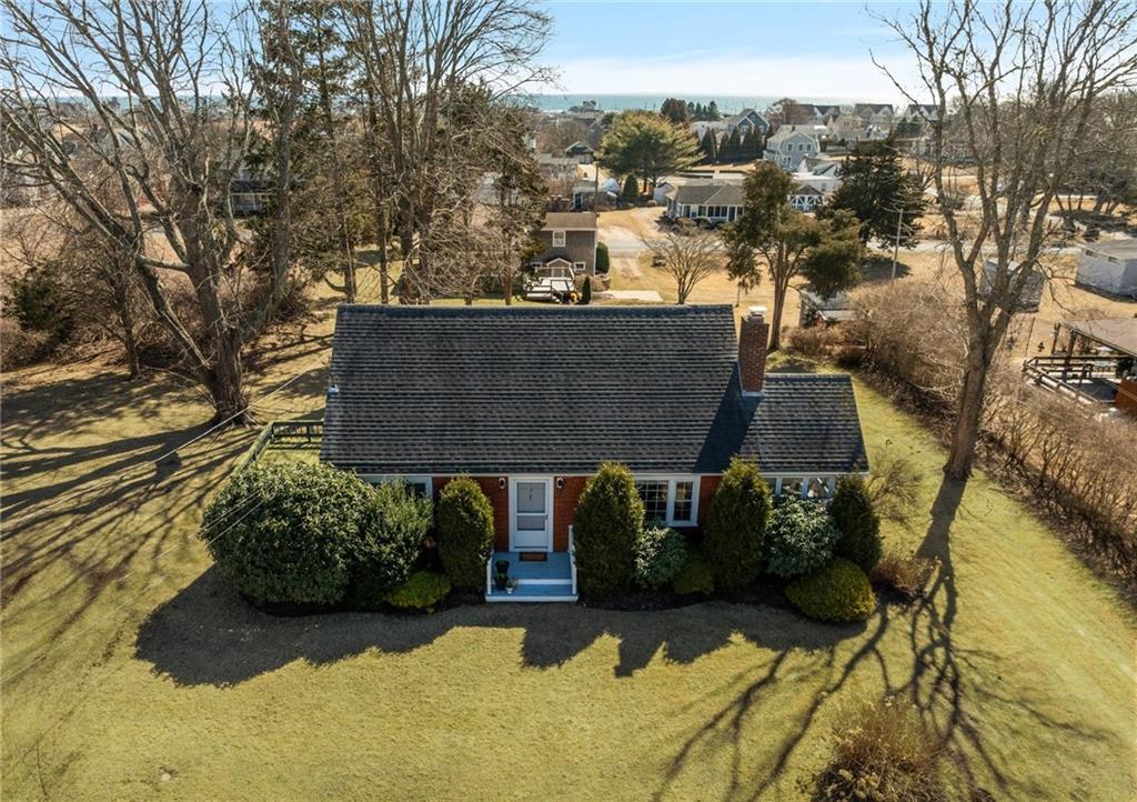 115 Lake Avenue, South Kingstown