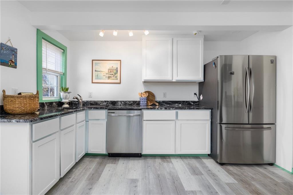 115 Lake Avenue, South Kingstown