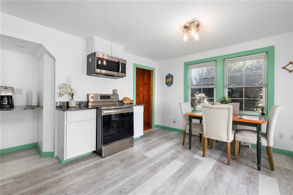 115 Lake Avenue, South Kingstown