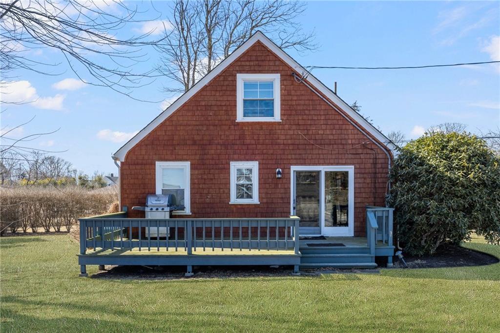 115 Lake Avenue, South Kingstown