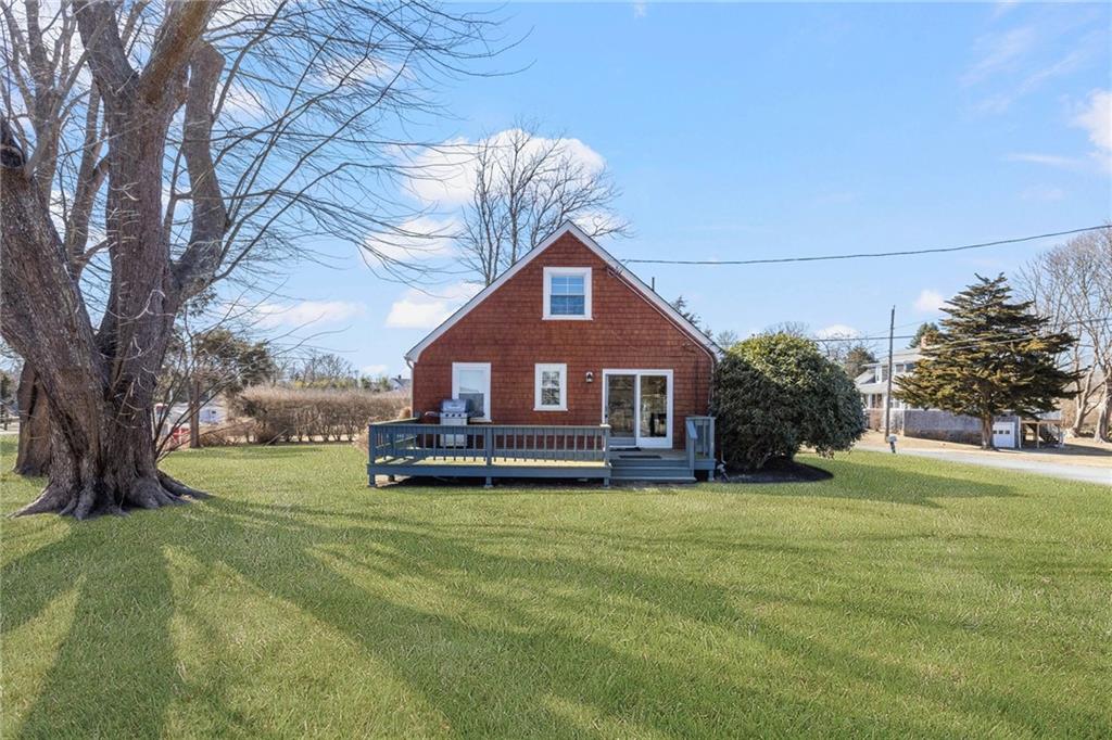 115 Lake Avenue, South Kingstown