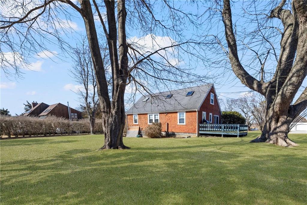 115 Lake Avenue, South Kingstown