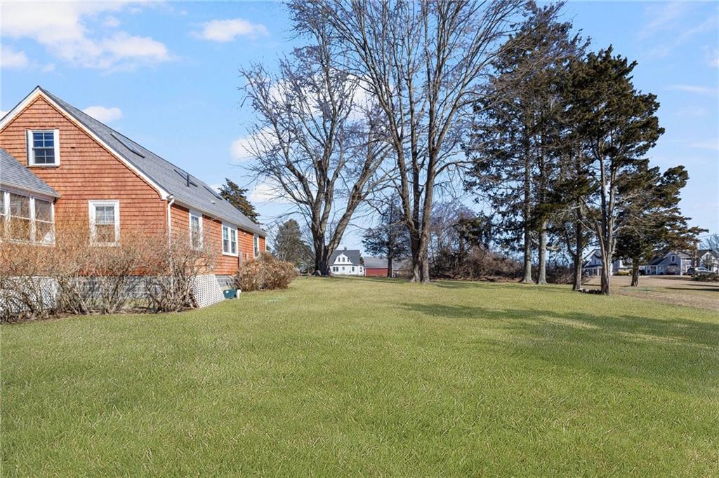 115 Lake Avenue, South Kingstown