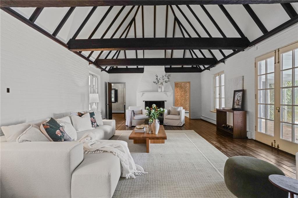 436 Love Lane, Warwick