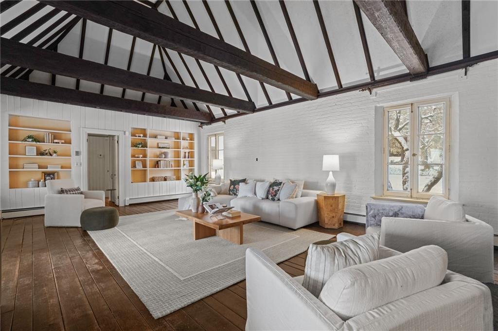 436 Love Lane, Warwick