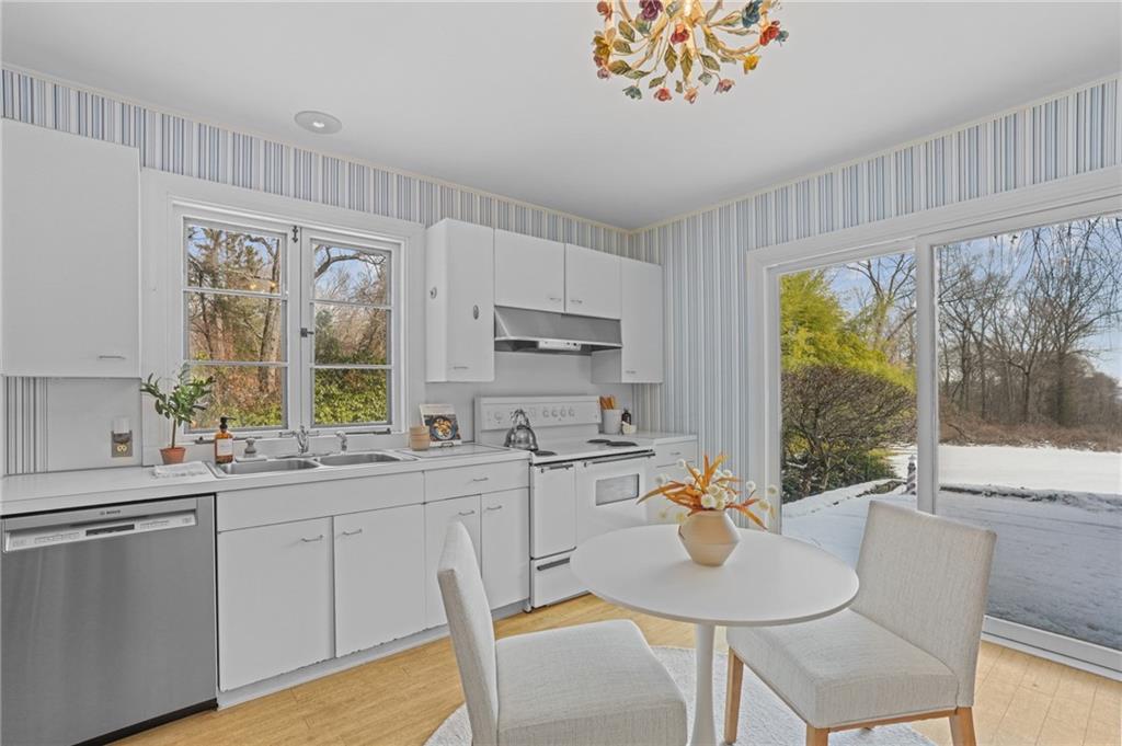 436 Love Lane, Warwick
