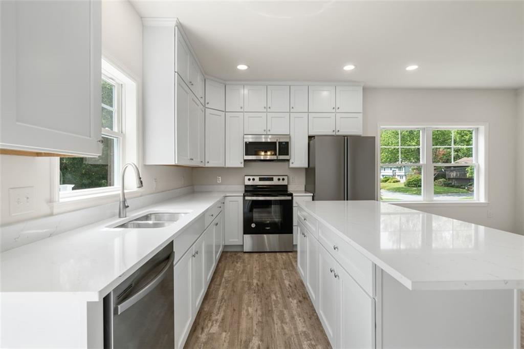 24 Wanda Street, Unit#b, Narragansett