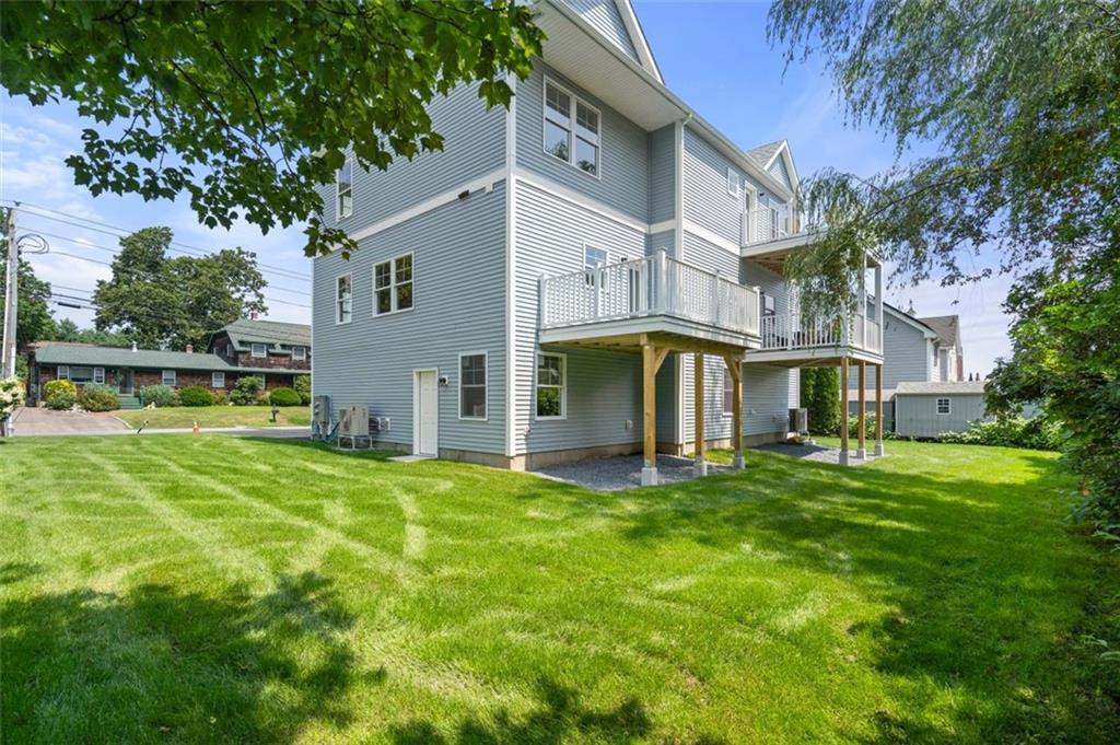 24 Wanda Street, Unit#b, Narragansett