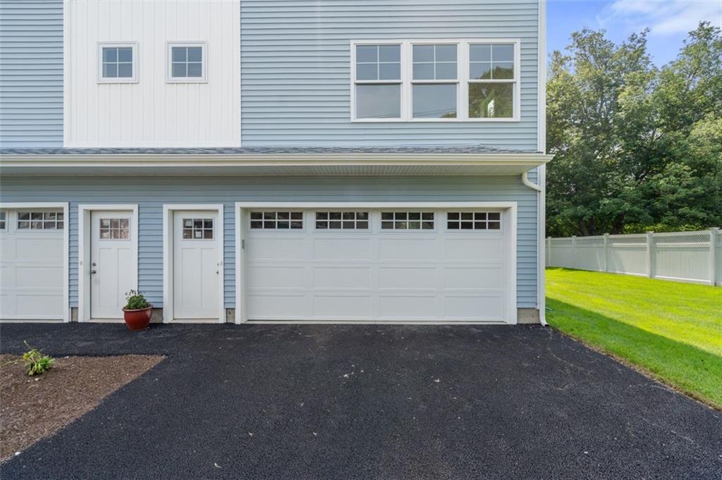 24 Wanda Street, Unit#b, Narragansett