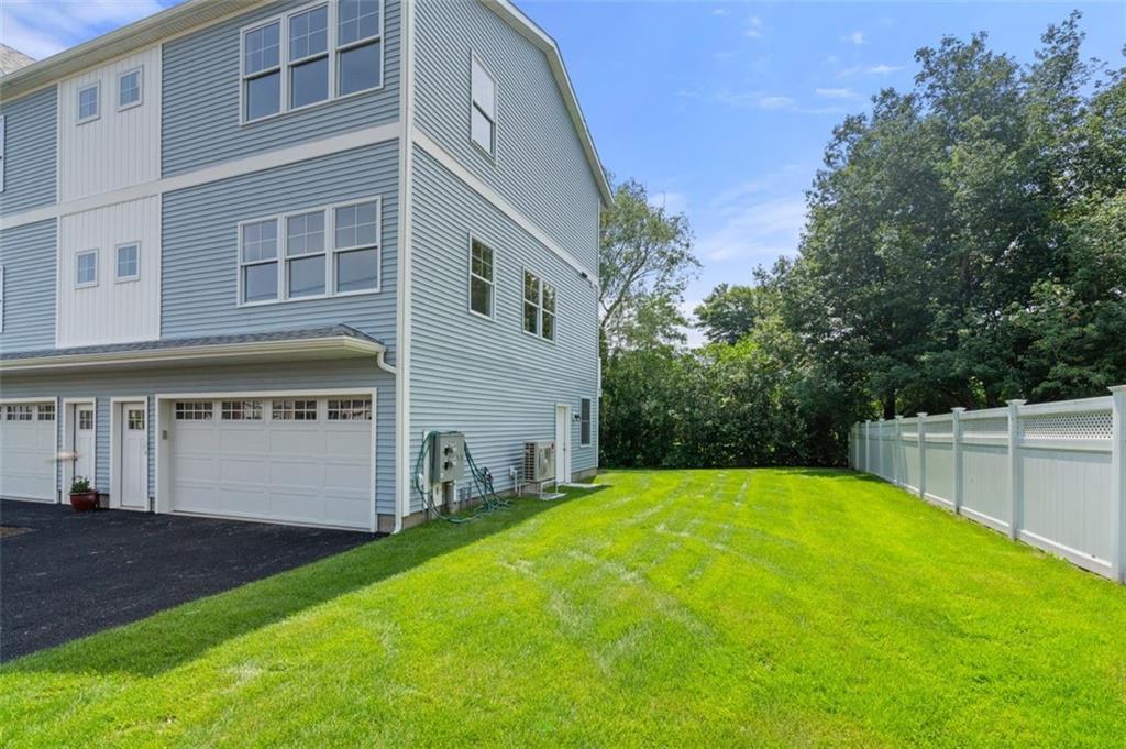 24 Wanda Street, Unit#b, Narragansett