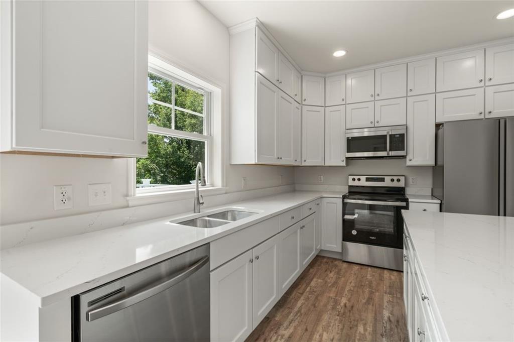 24 Wanda Street, Unit#b, Narragansett