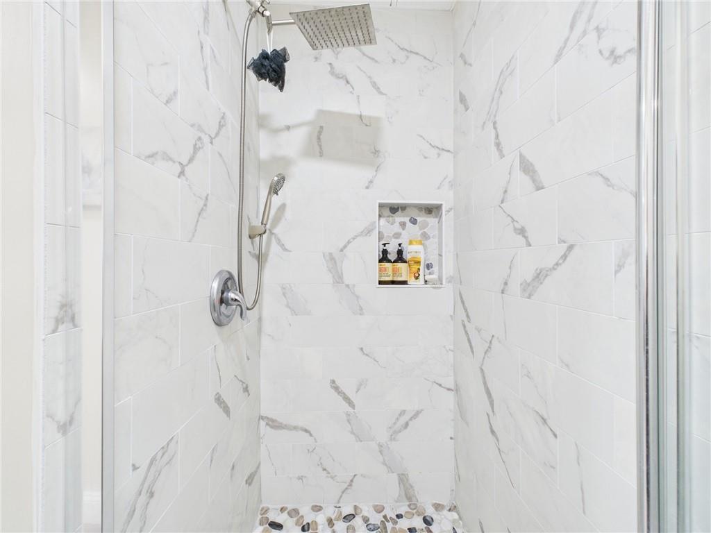60 Bay Spring Avenue, Unit#b6, Barrington