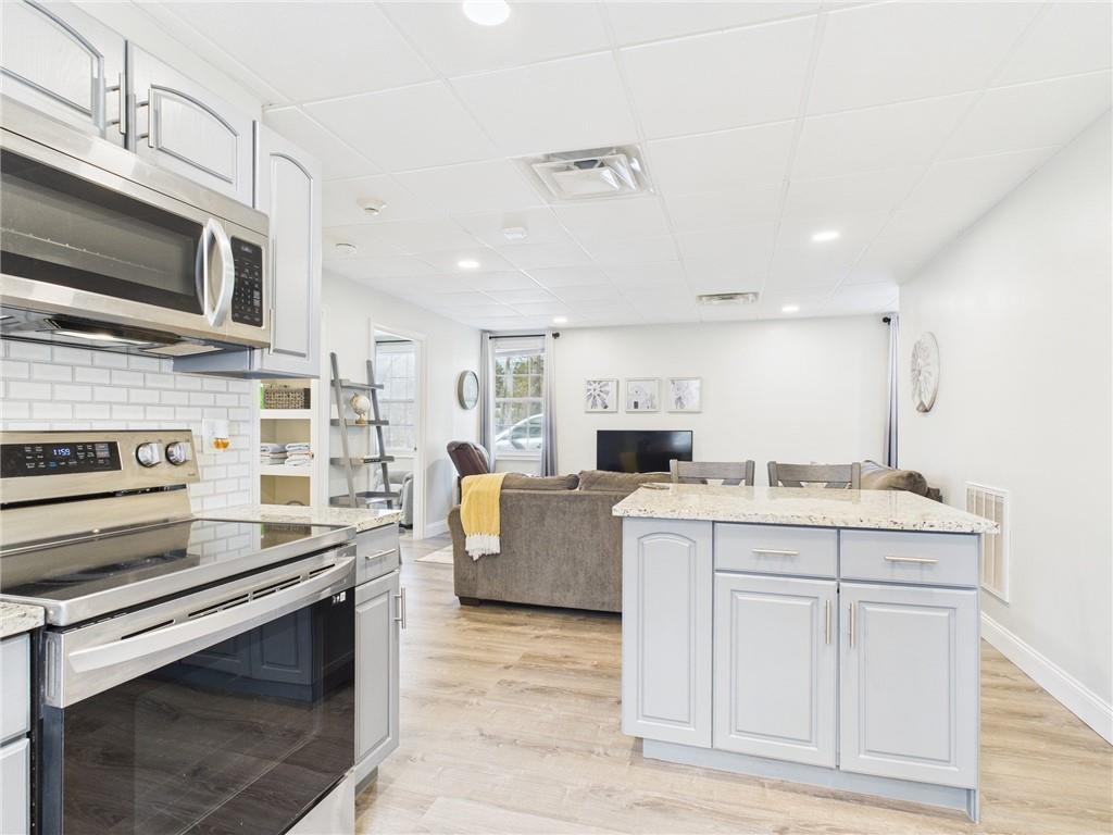 60 Bay Spring Avenue, Unit#b6, Barrington