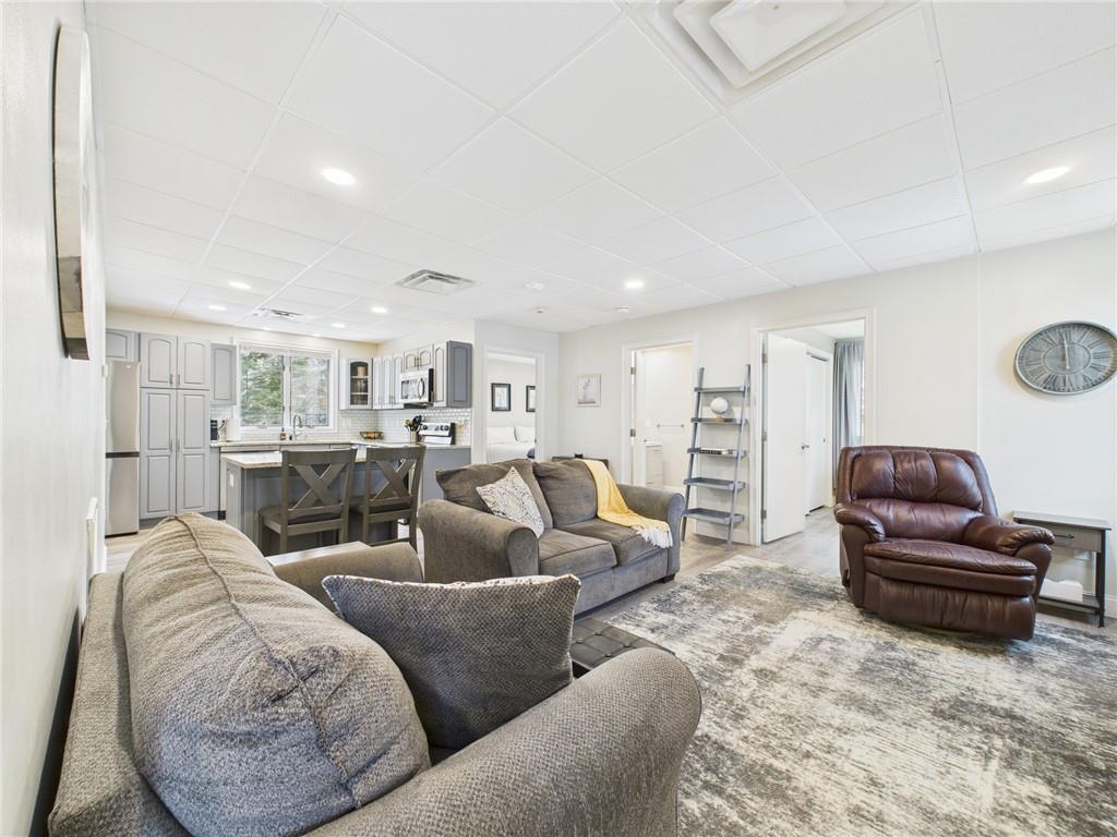 60 Bay Spring Avenue, Unit#b6, Barrington