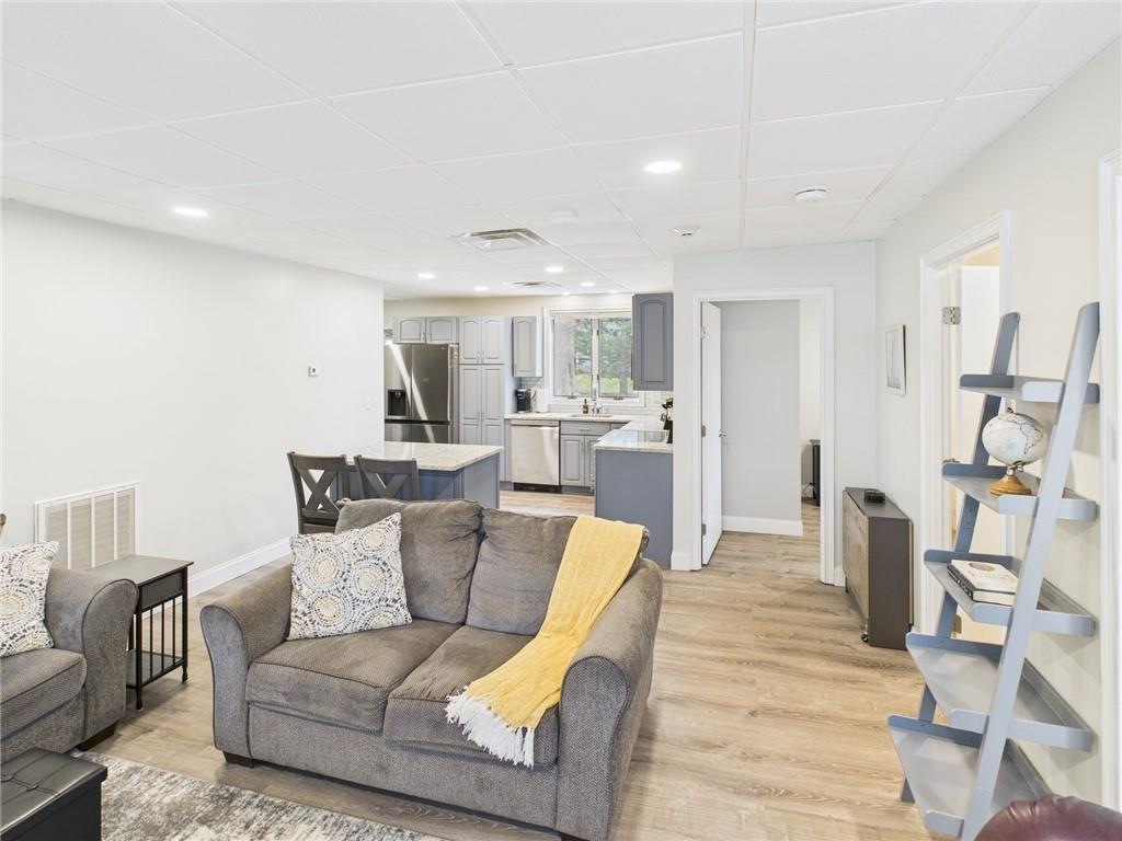 60 Bay Spring Avenue, Unit#b6, Barrington