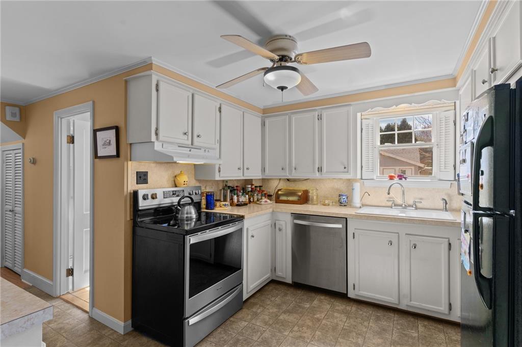 1655 South County Trail, East Greenwich