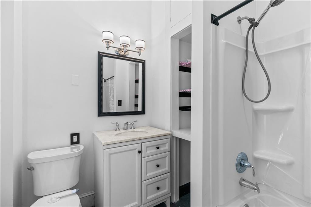 12 Mount Vernon Street, Unit#4, Newport