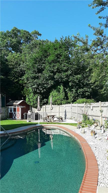 14 Memory Lane, Westerly
