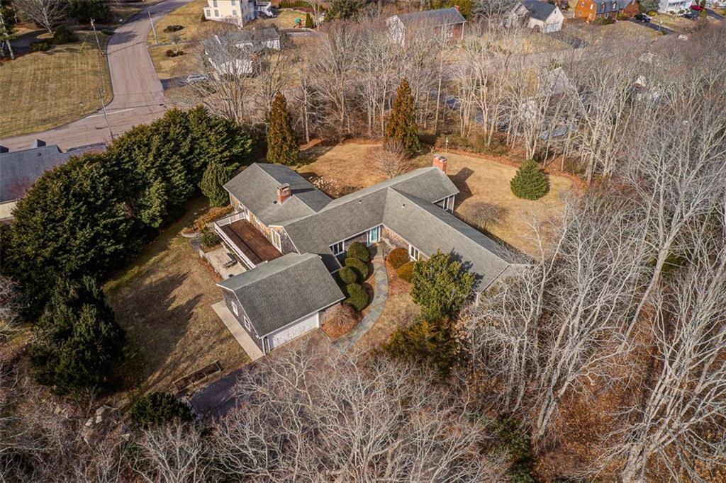 9 N Essex Drive, Westerly