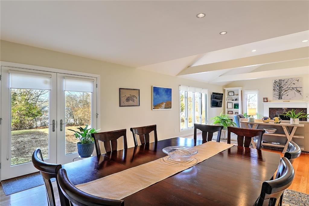 9 N Essex Drive, Westerly