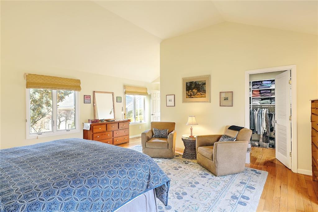 9 N Essex Drive, Westerly