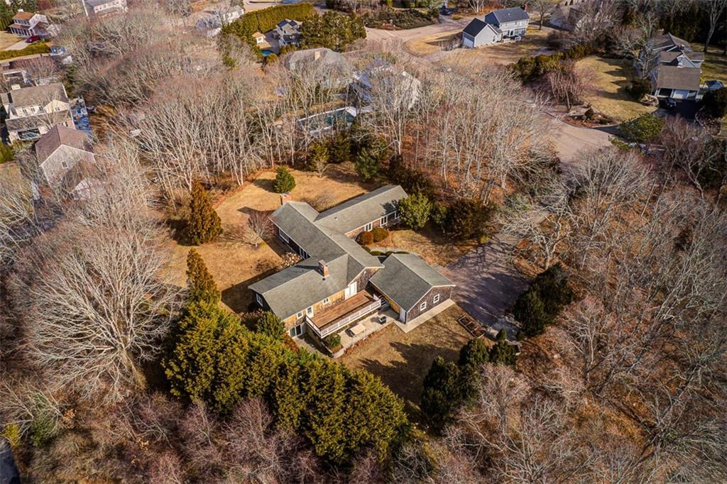 9 N Essex Drive, Westerly