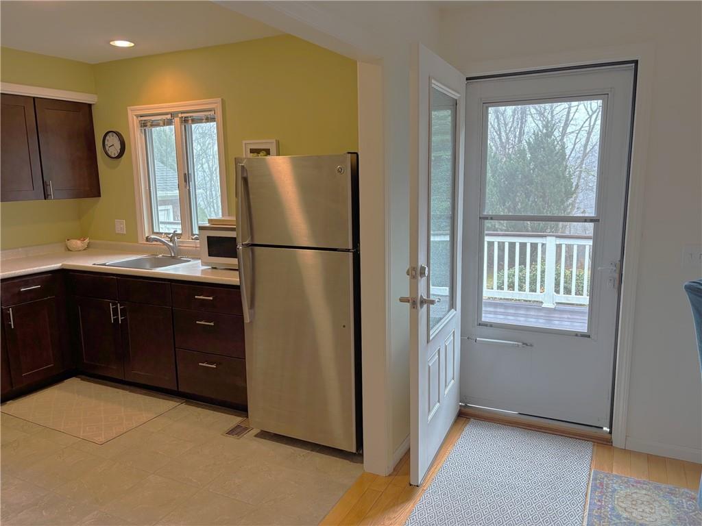 9 N Essex Drive, Westerly