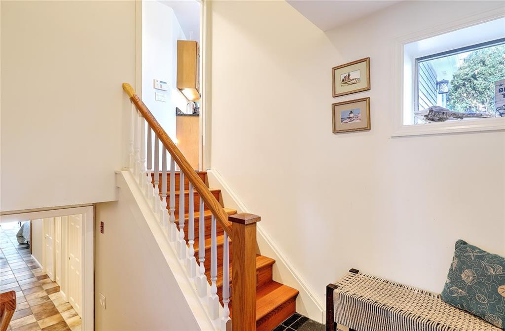 9 N Essex Drive, Westerly