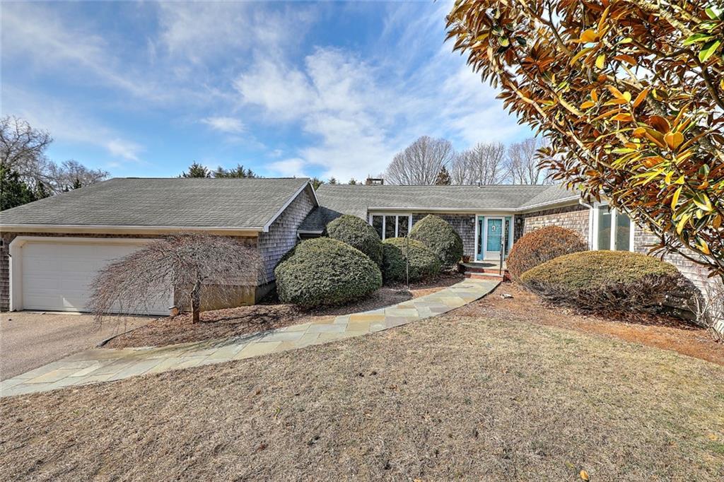 9 N Essex Drive, Westerly