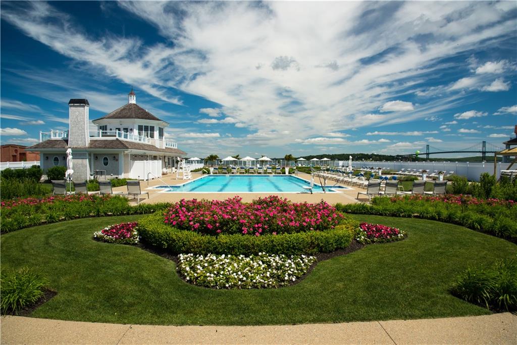 93 Newport Beach Drive, Portsmouth