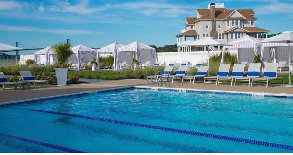 93 Newport Beach Drive, Portsmouth