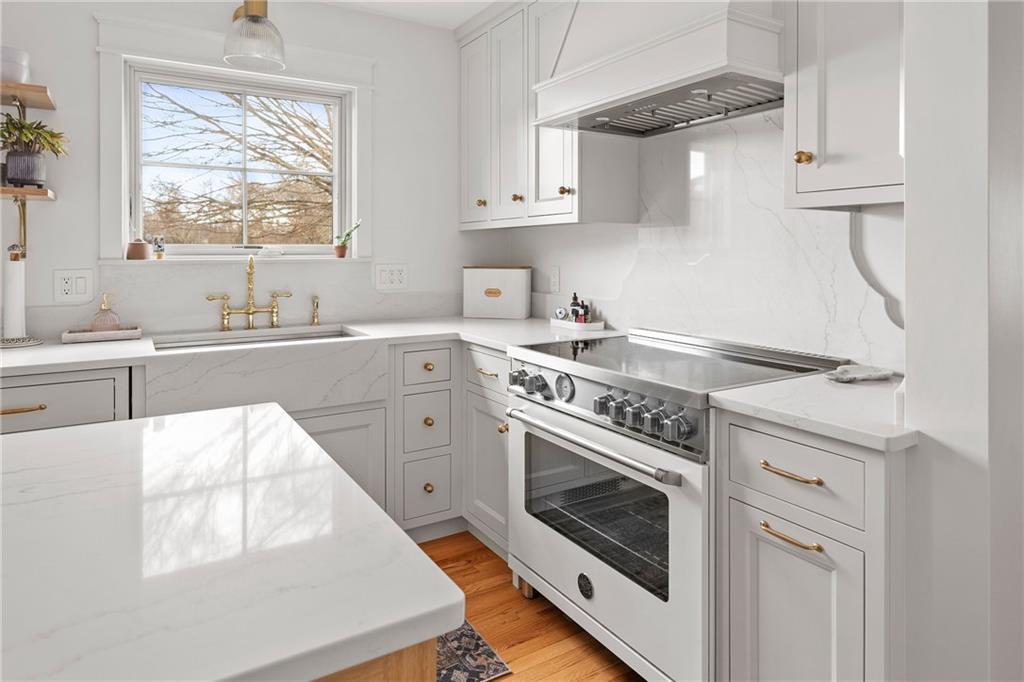 851 North Quidnessett Road, North Kingstown